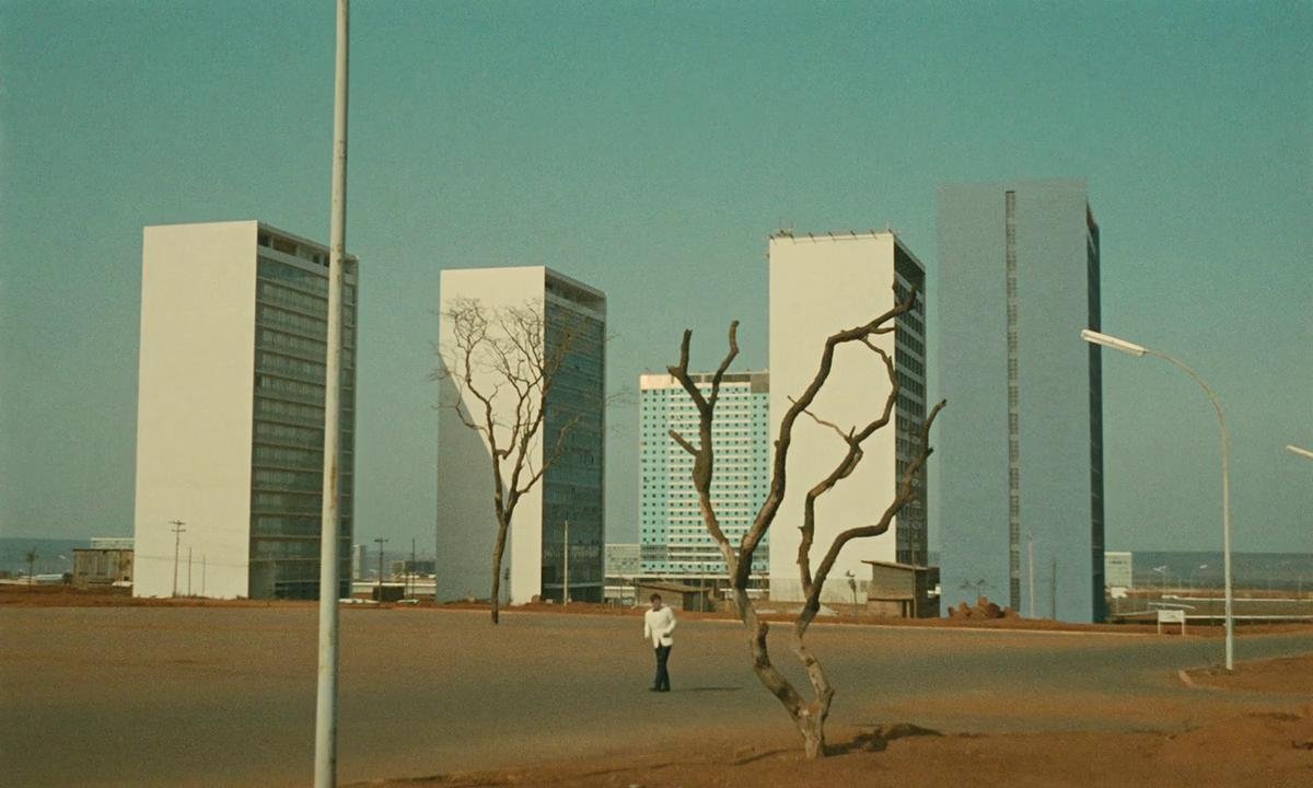 troisdixsept_'s tweet photo. l'homme de rio (1964) https://t.co/O82OQcJnUg