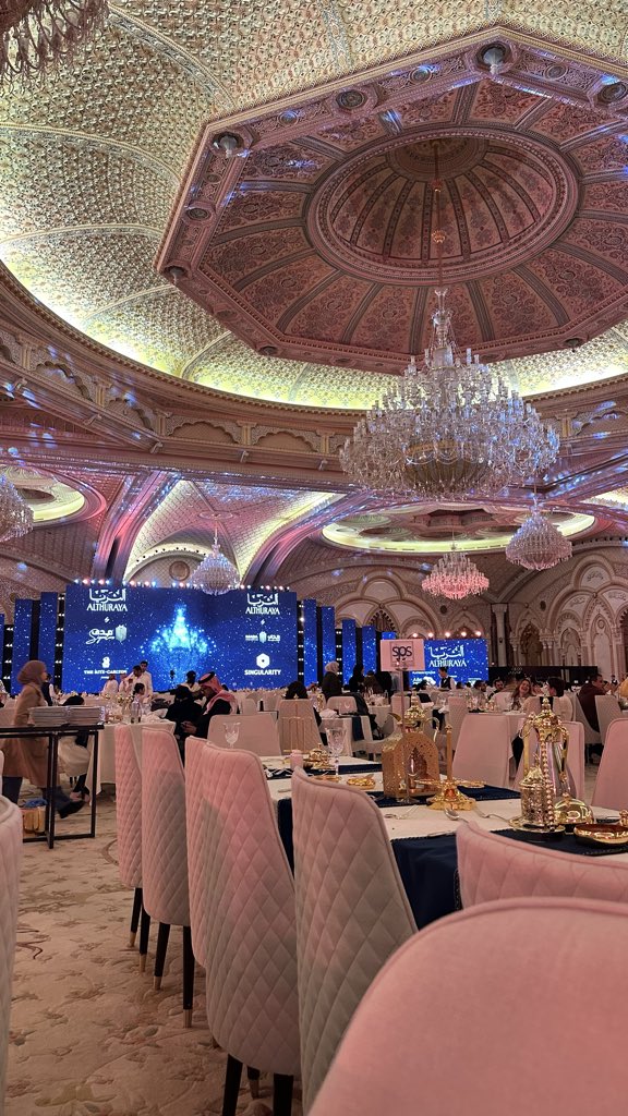 وســــن tweet media