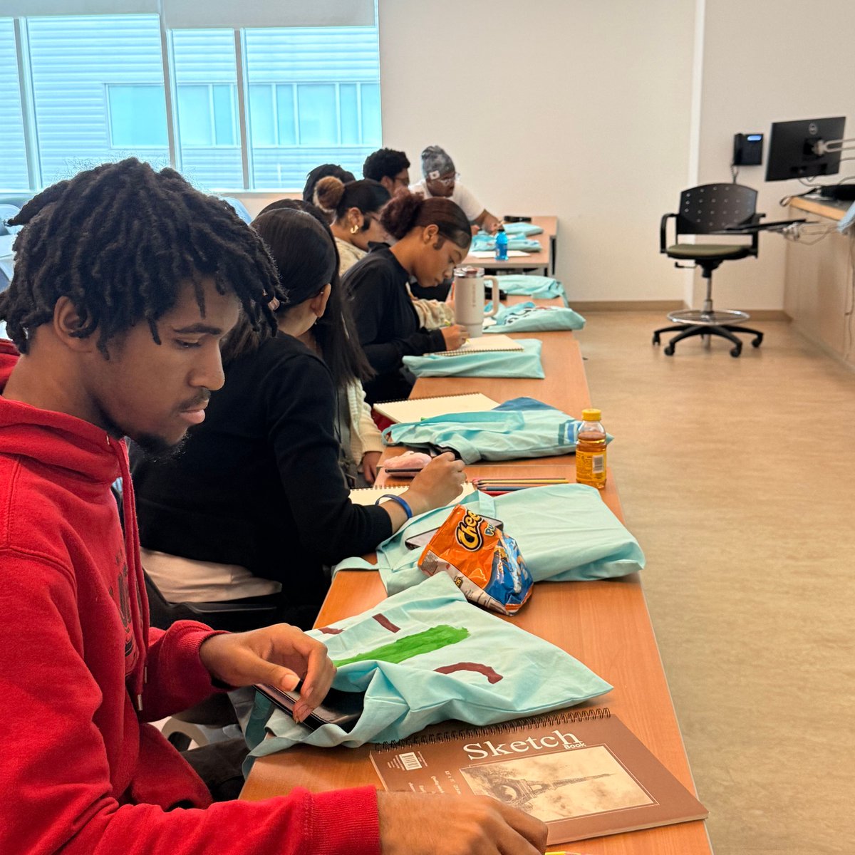 Arts & Ideas tweet media