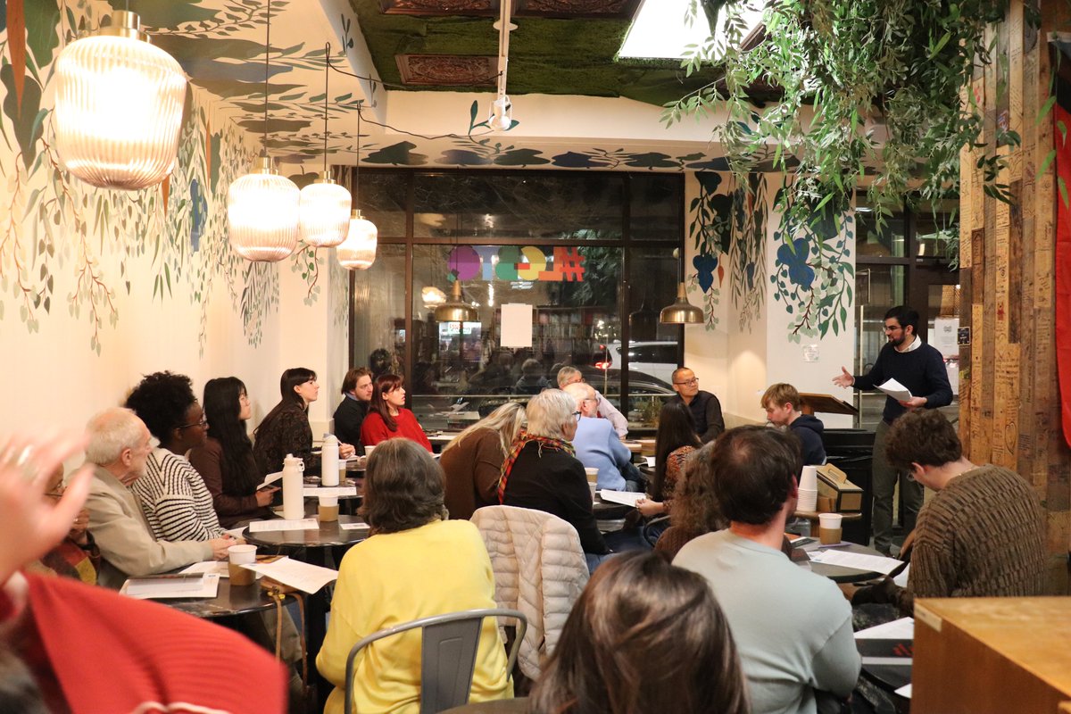 theparrcenter's tweet photo. Two weeks ago, we kicked off our Deep Reading Club on Lucretius at Epilogue Books on Franklin Street. The gathering is one small part of a larger semester of events through Educating for the Virtues of Attention (EVA). Learn more: https://t.co/yRUQTVQcdP https://t.co/oC8iSy2Lq3