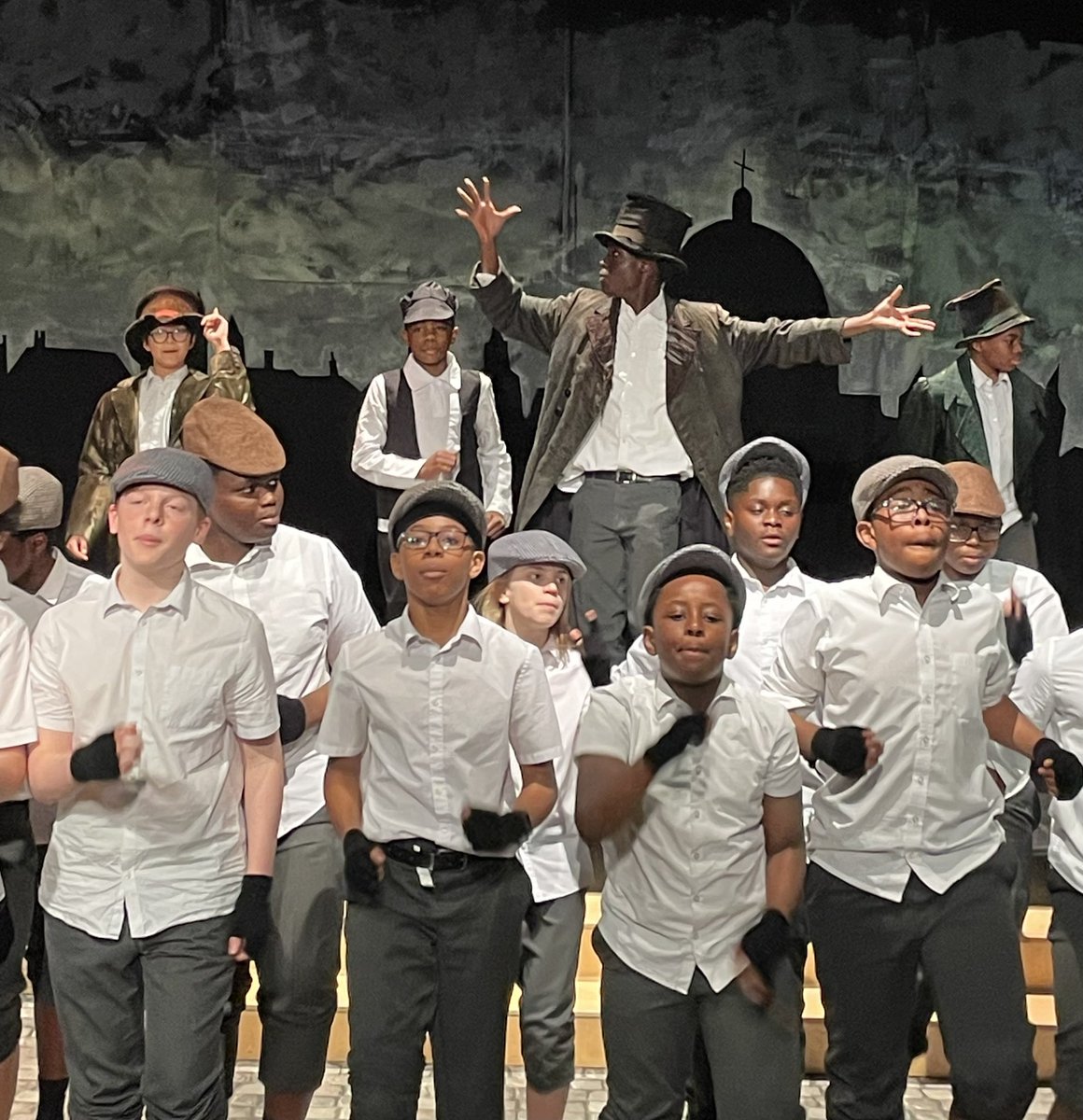 STACExArts's tweet photo. It’s showtime! Curtain’s up for Oliver! @stacsouthwark @STAC6thform 🎭 https://t.co/kVJ0QiZGnu