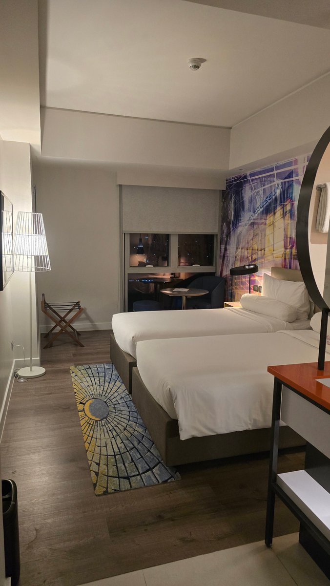 前に泊まったホテルと同じにしようかまよい、安いから違うホテルにしたけど、めっちゃきれい。一人で泊まるのもったいない