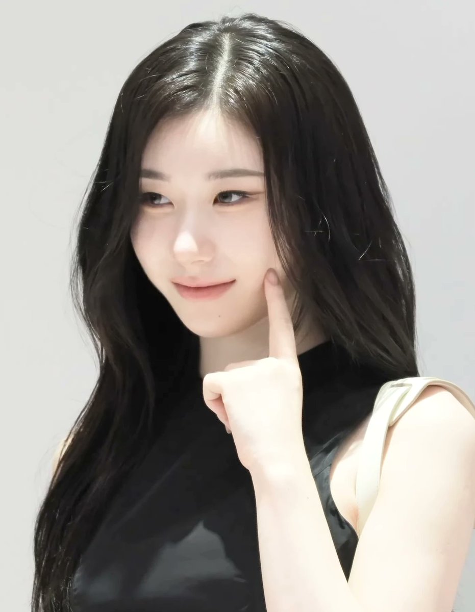 chaeryeong pics tweet media