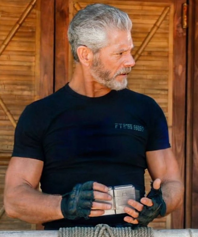 starlitpandora's tweet photo. Hes so sexy its unreal https://t.co/26A7ARfYkT