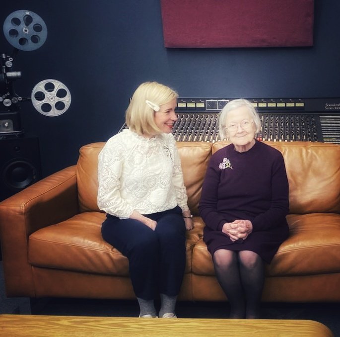 Lucy Worsley tweet media