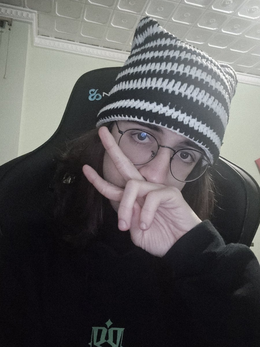 春 | Haru · ☯ tweet media