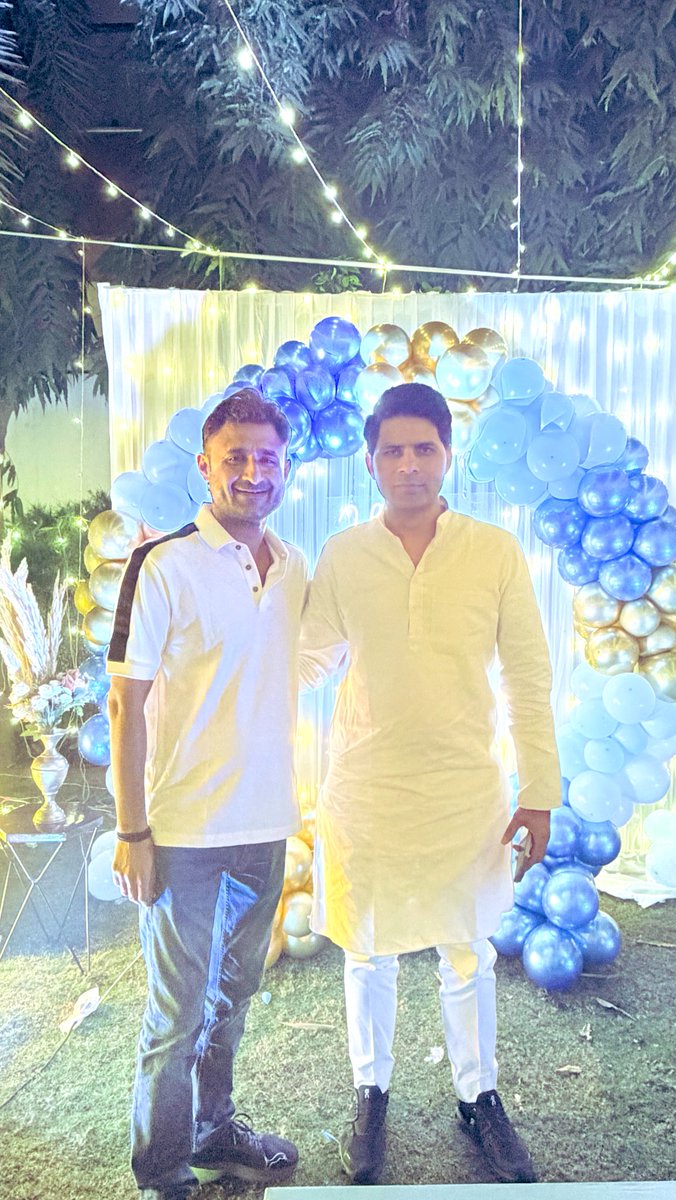 rounakinc's tweet photo. Cheers to another year of legendary moments. Happy Birthday @RannvijayLochav Bhaiya ❤️ https://t.co/PNBfnzifRM