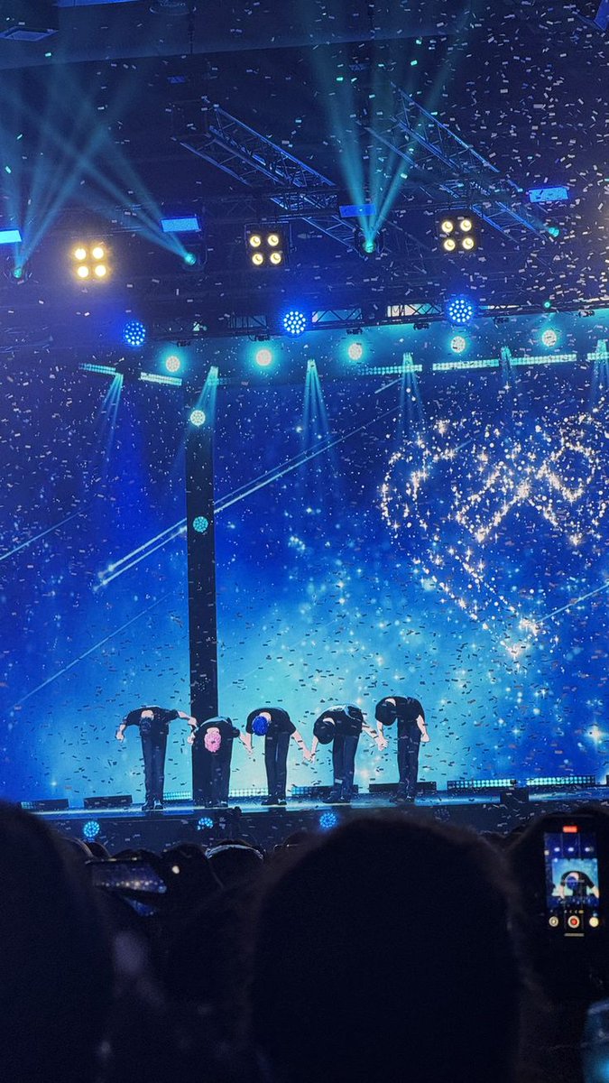 yena_plli's tweet photo. HAPPY PLAVE DAY!! 💙💜🩷❤️🖤
"Desde Asterum hasta Terra, gracias por cruzar todas las dimensiones para encontrarnos." 💫🌎
Los amooo muchísimo, gracias por seguir cantando, está plli siempre los va apoyar, lassgo!!! 💕
#PLAVE #플레이브 #PLAVE_3rd_Anniversary https://t.co/9ByjHXt9oJ