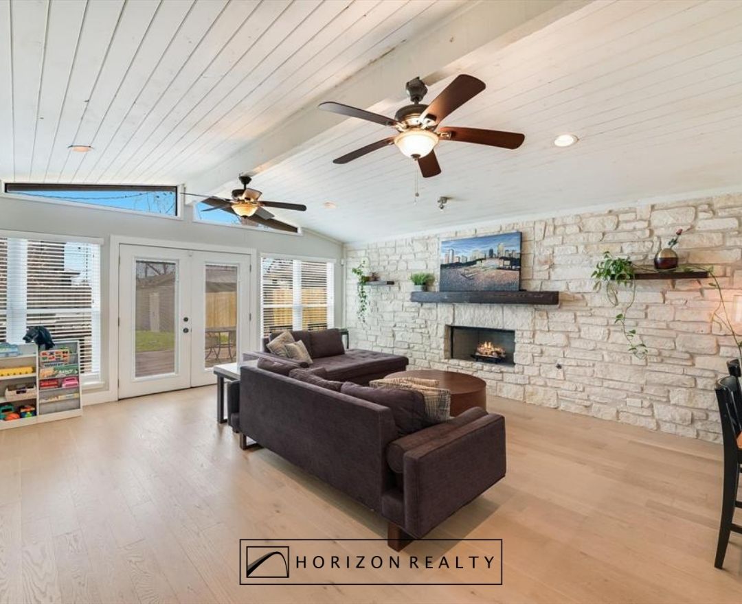HorizonRealtyTX's tweet image. Horizon Agent, Tanya Taylor just listed this luxurious mid-century Allandale gem! #HorizonRealty #justlisted #homesweethome #realestate #forsale

See website: horizonrealtylistings.com/3013-w-terrace…