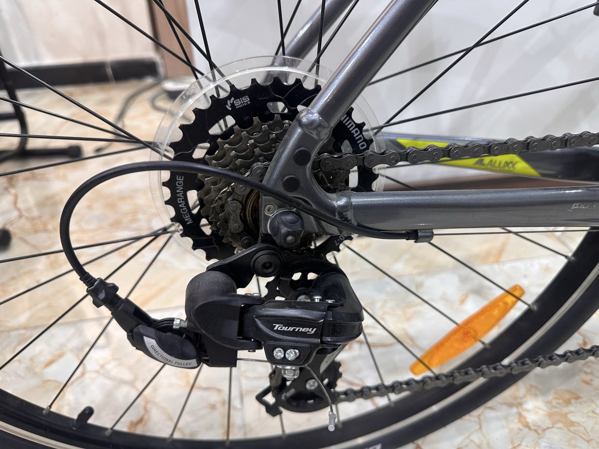 MicroMobilityPL's tweet photo. ▫️ For #sale GIANT ESCAPE
Hybrid Aluminium 21S SHIMANO TOURNEY
Frame: M
Wheels: 700C
*Price 1450SR With VAT*
It has been fully serviced.
#دراجتي_للبيع #MicroMobility
@my_bicycle2

https://t.co/FEuDOnyH5G https://t.co/Z7p1bAuKKn