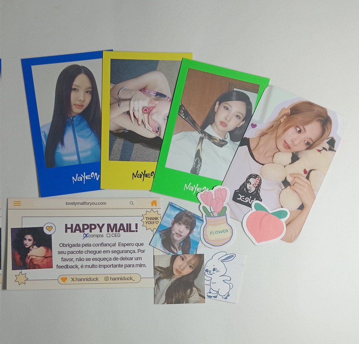 feedback positivo para <a href="/hanniduck/">lola ༉ caixa mercari aberta 🇯🇵</a>  que organizou ceg dessas nayeons! chegou tudo certinho e bem embalado 🩷 muito obgg