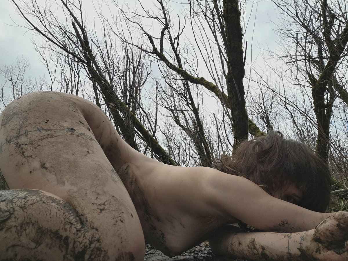 Violetpet333's tweet photo. Ok so I got a little messy in the mud https://t.co/IH9EDXKuG9