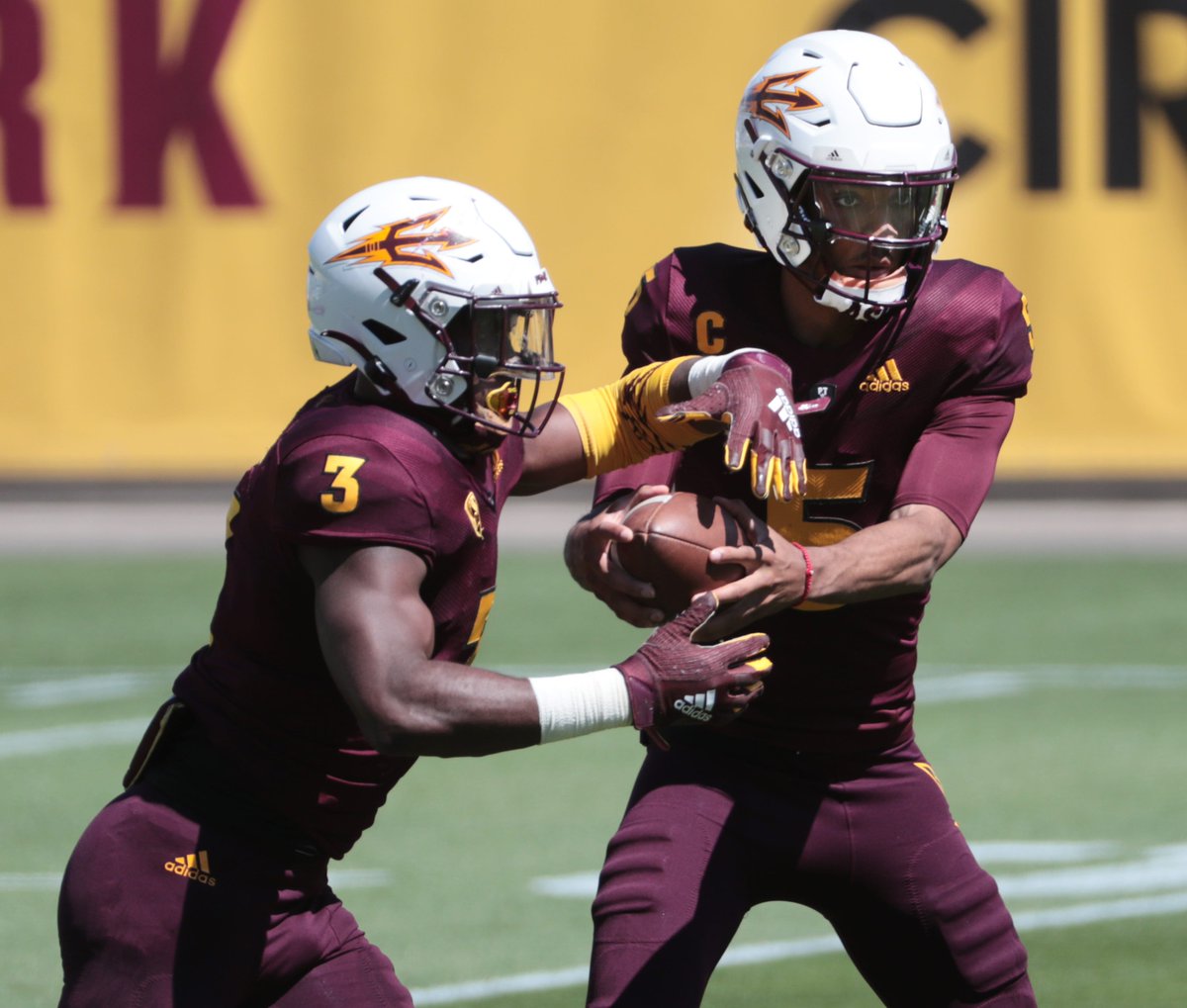 PHNX_SunDevils's tweet photo. Teammates once again 🔱 

Rachaad White is signing with the Commanders and reuniting with former ASU QB Jayden Daniels. https://t.co/xFRFqLpfXE