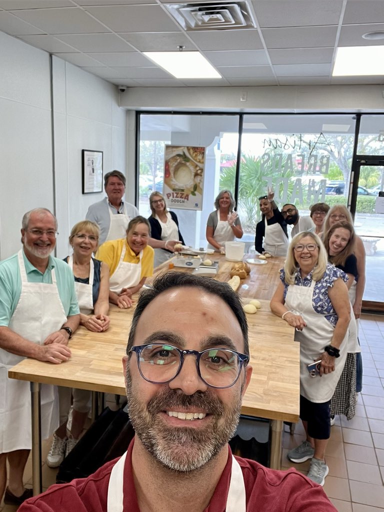 Another fun bread class! Here we are, kneading our problems away one dough ball at a time! 😭😅 Who knew therapy could involve flour, laughter, and a lot of bread?

#breadsmithofbradenton #SRQ #Bradenton #breadclass #breadmaking #bakingclass #artisanbread #freshbread #sourdough