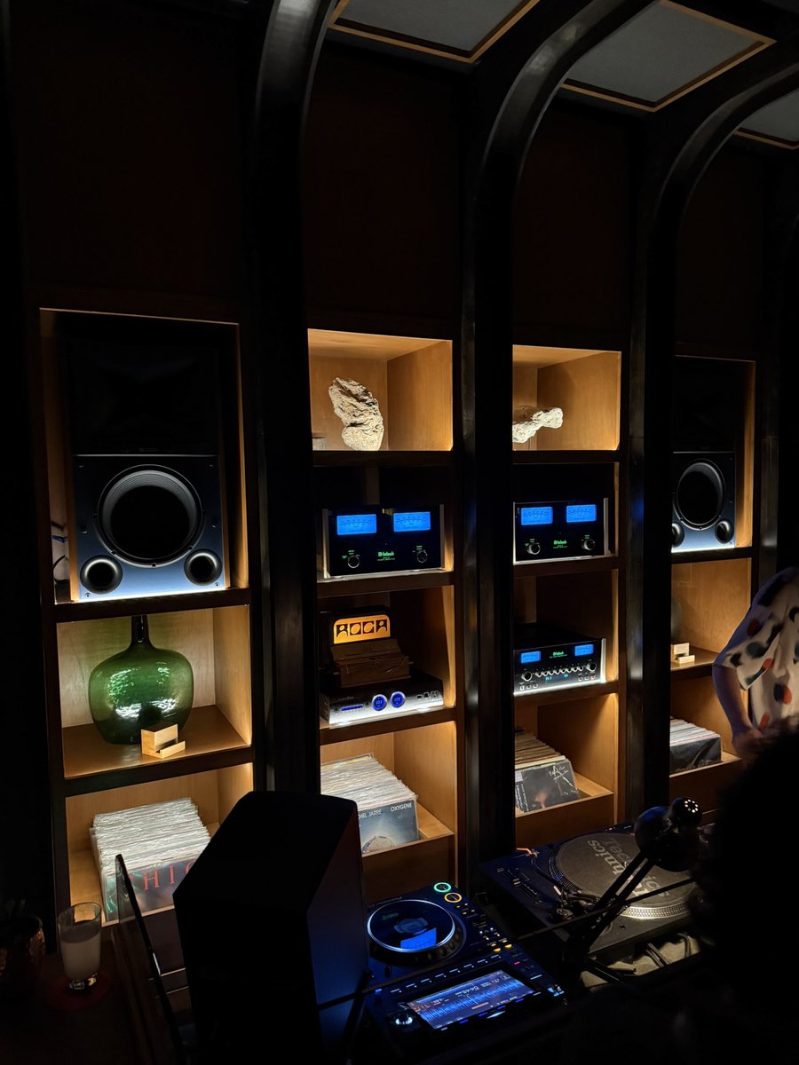 maresantosk tweet media