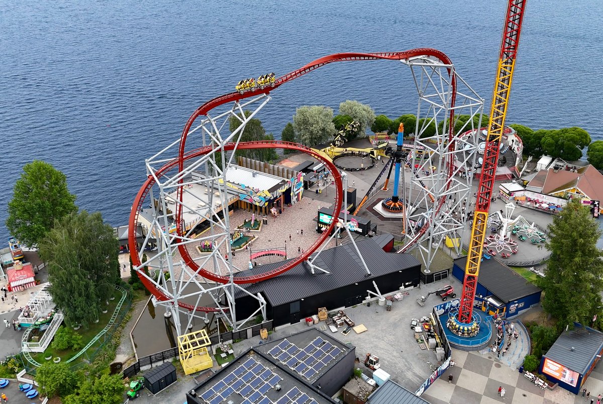 Attraction Source tweet media