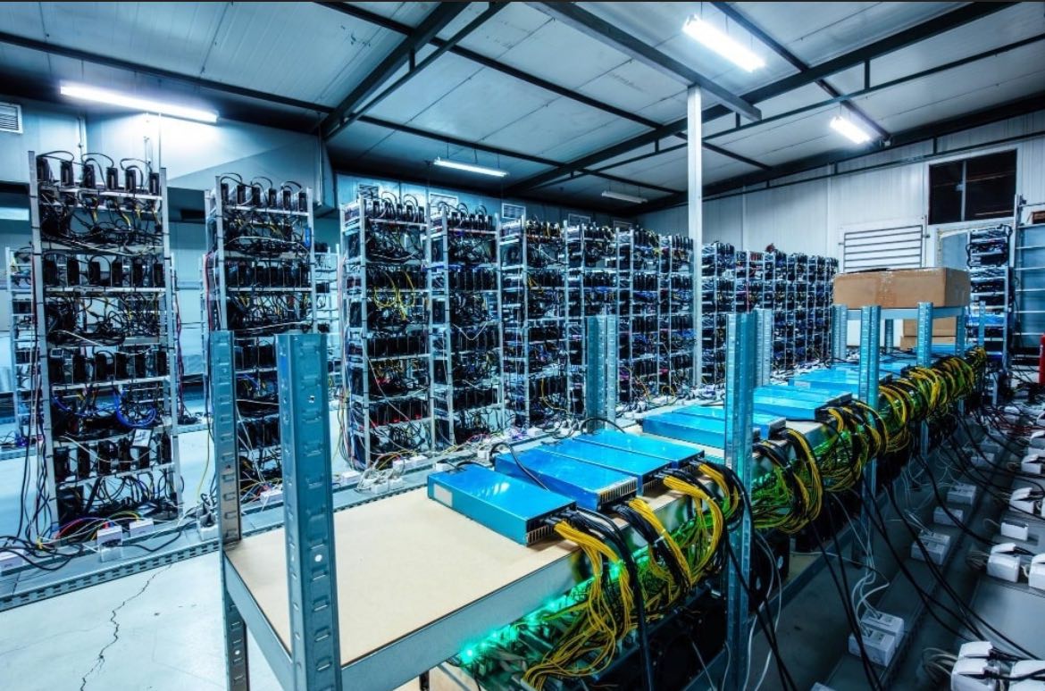 AlphaVpro's tweet image. ⚡ MINERÍA: EL ESTABILIZADOR
Dos países nórdicos están integrando el minado de #Bitcoin directamente en sus redes de energía excedente para estabilizar la carga nacional.

La minería ya no es "gasto", es una herramienta de ingeniería eléctrica. 🏗️🔋
#BitcoinMining #Energia #Tech