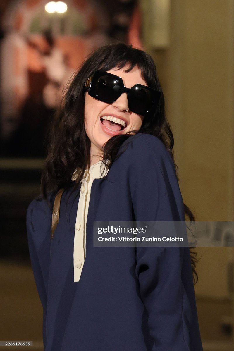 Daily Clairo tweet media