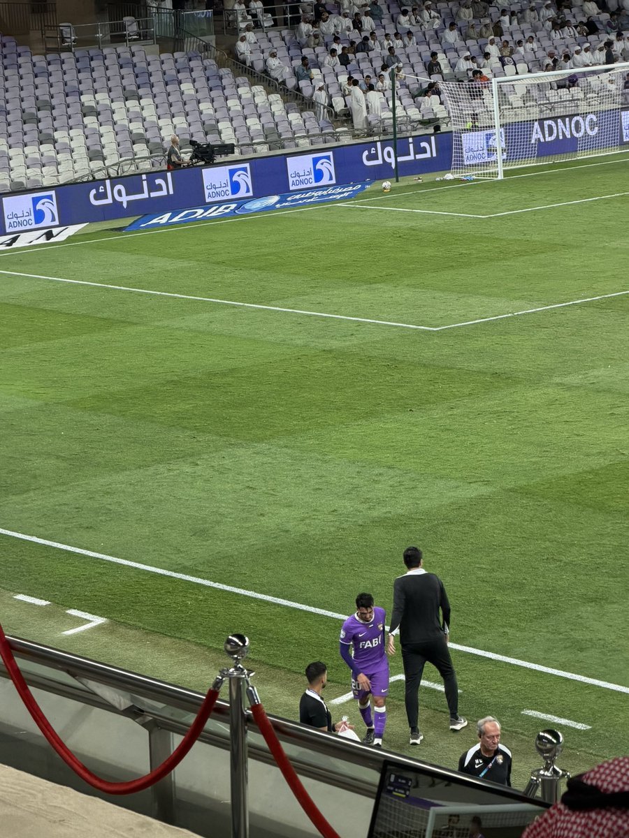 المدرب يتحمل المسؤليه اللاعب مصاب من يومين 👍🏼