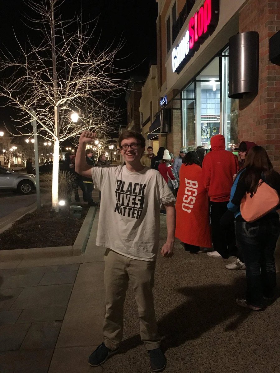 SnowWood tweet media