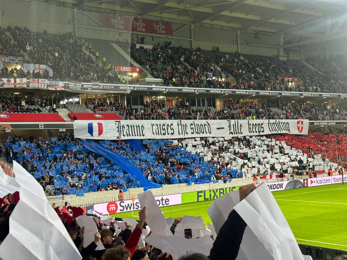 Le tifo déployé par les supporters lillois face à Aston Villa #AVFC #EuropaLeague #UEL #LILAVL
