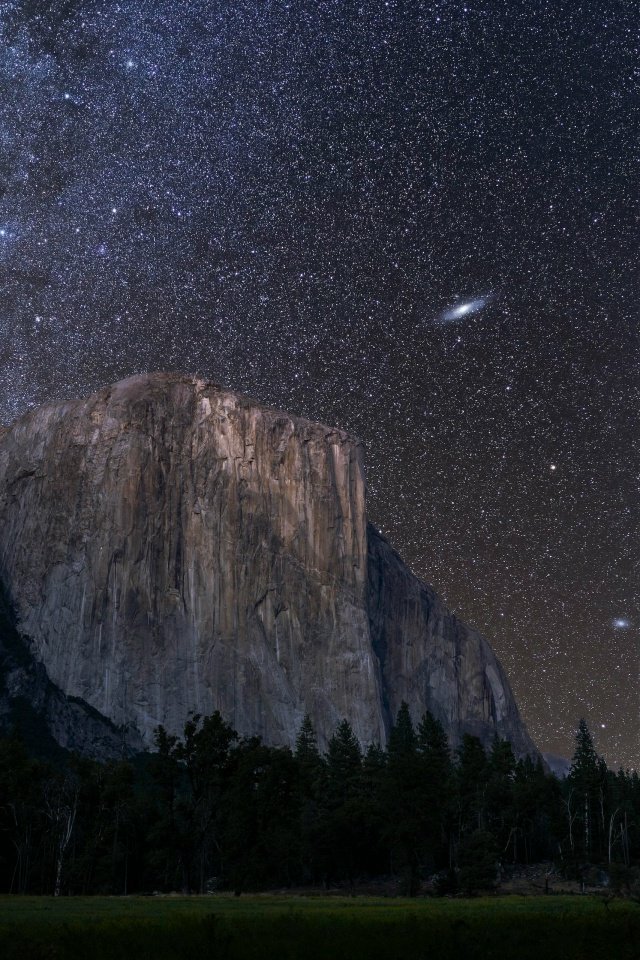 While attempting to photograph the iconic El Capitan in Yosemite National Park, a photographer captured something truly extraordinary—the Andromeda Galaxy! 🌌

📸 jtmess