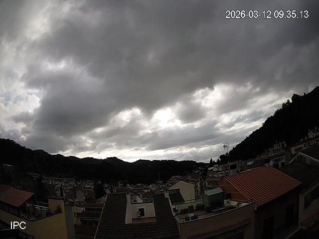 MeteoAdM's tweet image. #Bonvespre des de la part alta d'#ArenysdeMunt El final la ☁️ del tipus baix ha fet més el ronso de lo esperat i fins a les 7 de la #tarda no s'ha aclarit del tot frenant la temperatura màxima a uns frescos 14,5°C 👇