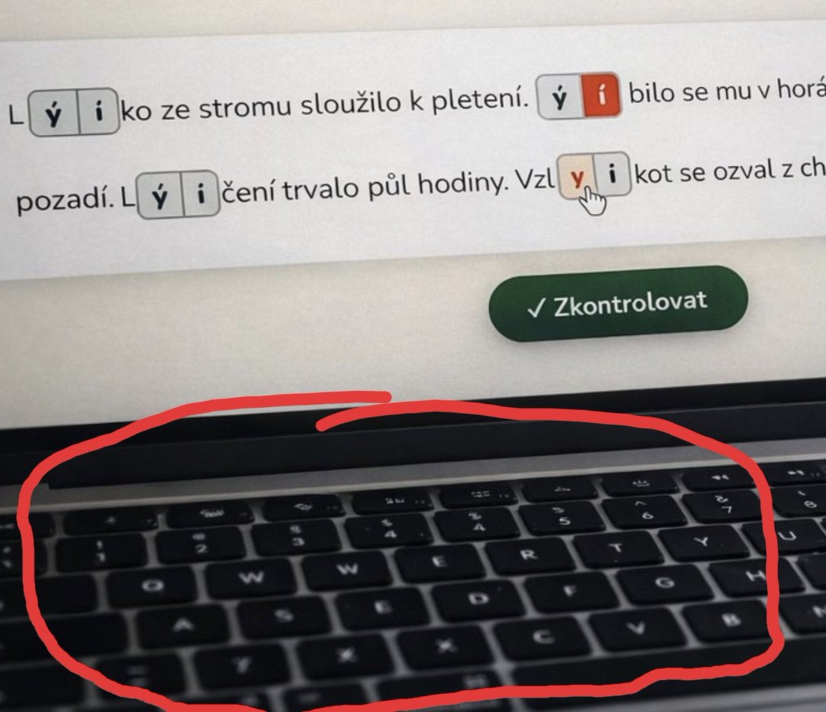 Comrade Ash 📕🚩 tweet media