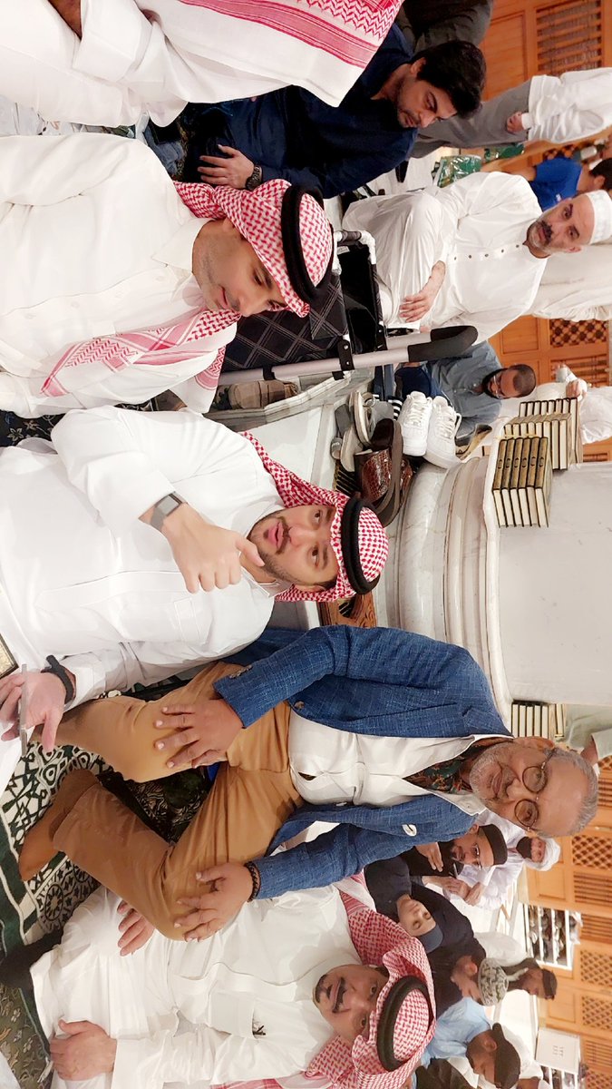 mohmdmrwany's tweet photo. على مائدة افطار الصديق محمدبهاء نيازي 
افطر معنا الاستاذ اشرف ابن المخرج الكبير صلاح ابوسيف 
بالحرم النبوي الشريف https://t.co/rGFW8WDSnf