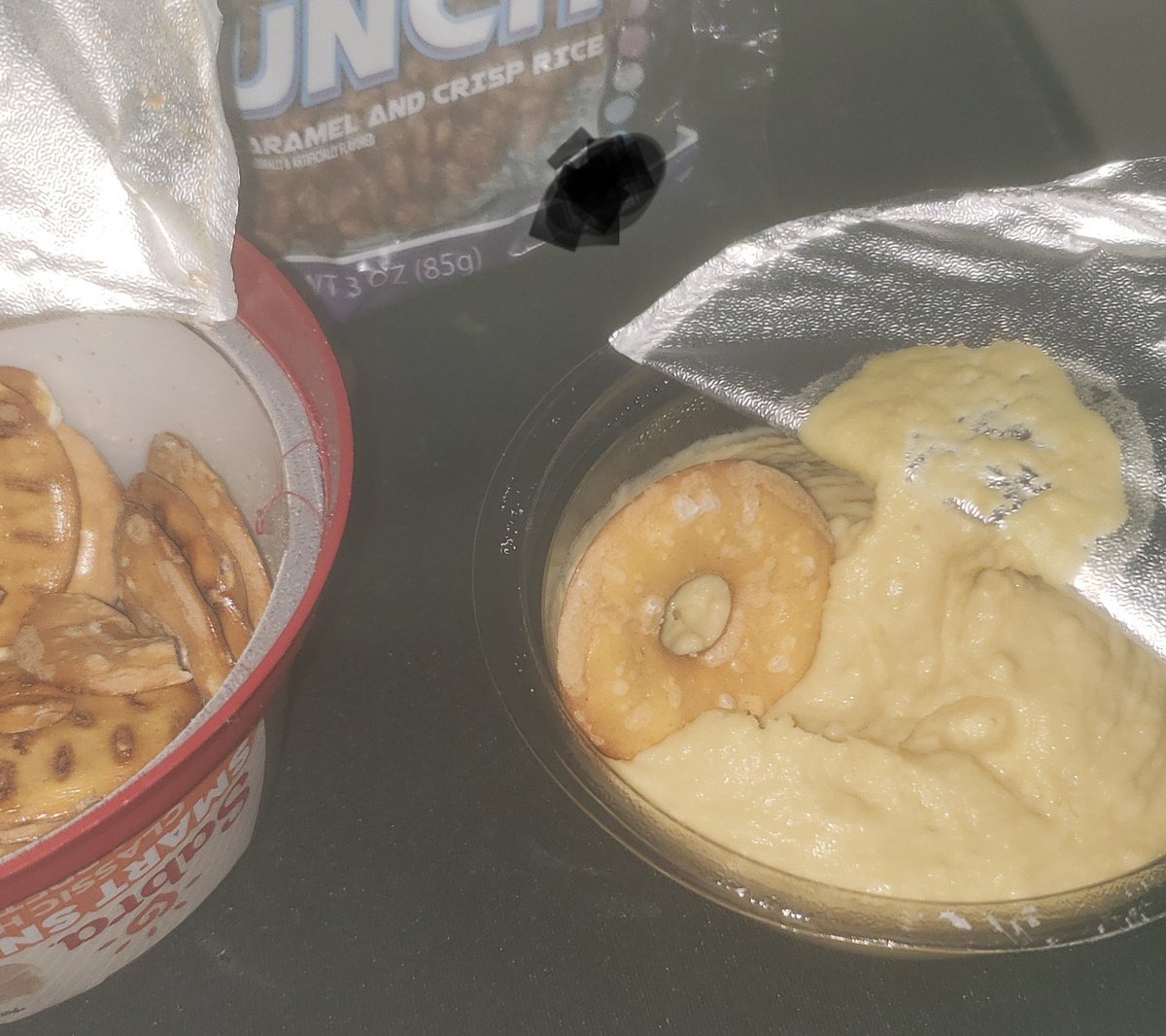 This was the FIRST TIME trying hummus and it's 🤢👈