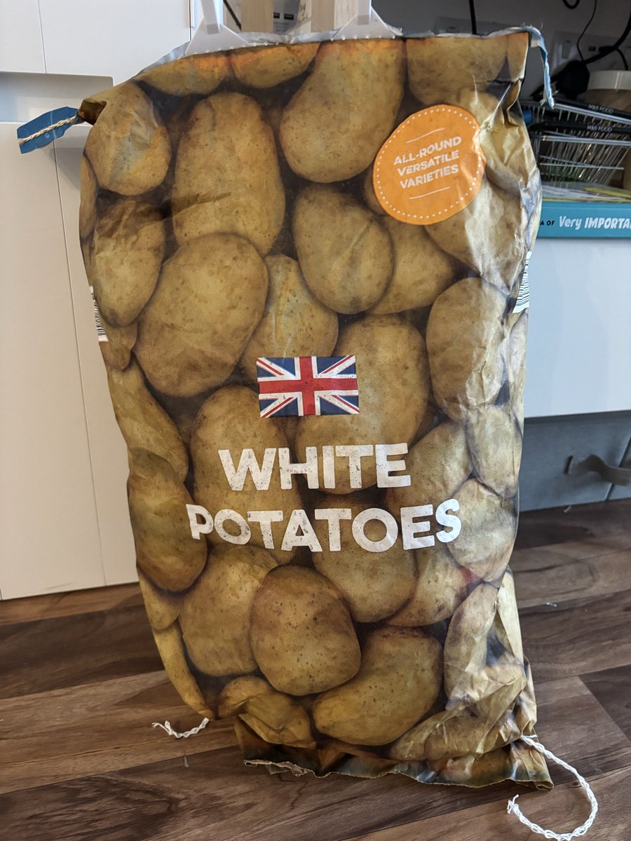 Sam (Flower Girl) Jennings tweet media