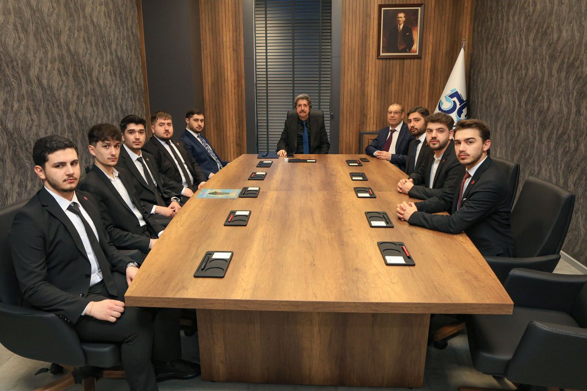 Genel Başkanımız Sayın Tahsin Başarı’nın Uludağ Üniversitesi Rektörü Sayın Prof. Dr. Ferudun Yılmaz’a gerçekleştirdiği ziyarete, İl Başkanımız Sayın Harun Yahya Metin de eşlik etti.