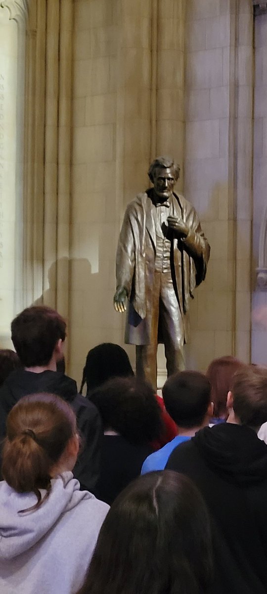 LFMDCTrip's tweet photo. We made it to the National Cathedral!
The first window depicts the weight of the Civil War on Abraham Lincoln. https://t.co/k8lmu6gUmb