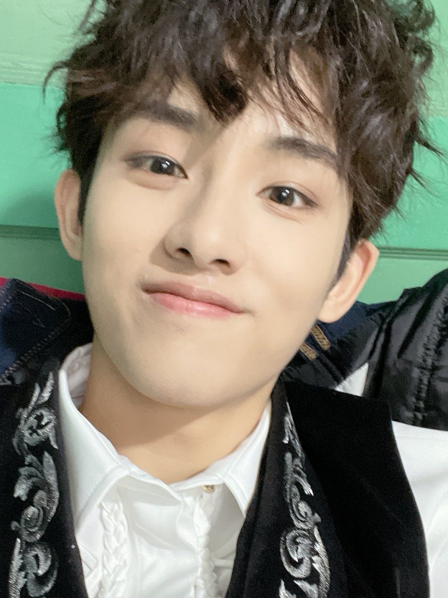 Let's WINWIN tweet media