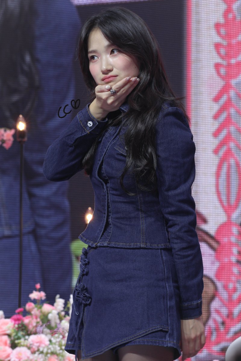 c062784's tweet photo. 260307 Season of HYEPPINESS

예쁜강아지 예쁜아구빵💙

#김혜윤 #KimHyeYoon https://t.co/BJve0y5llX