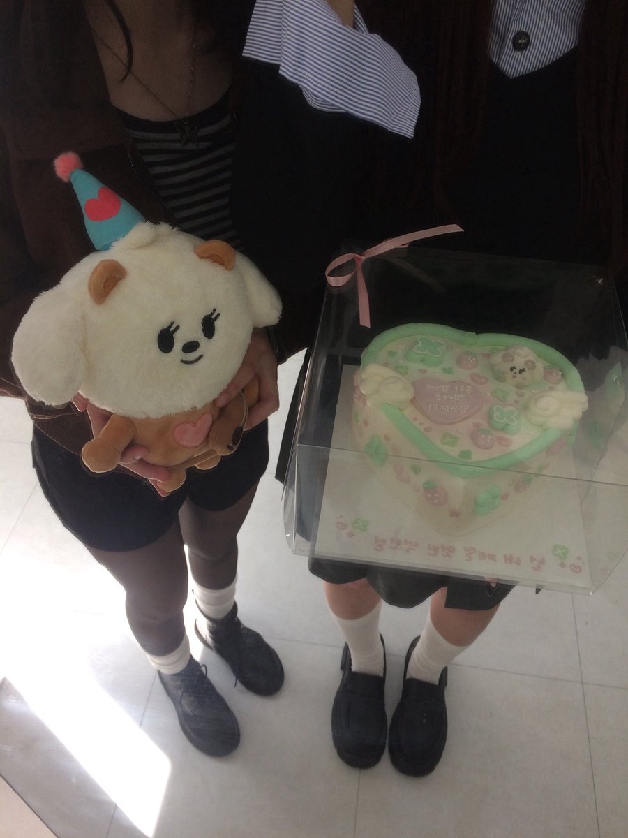 rinꕤ.·*. tweet media