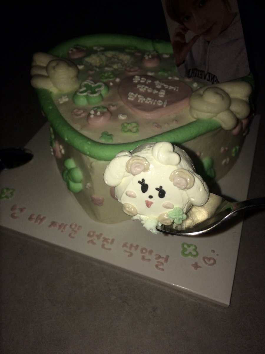 rinꕤ.·*. tweet media