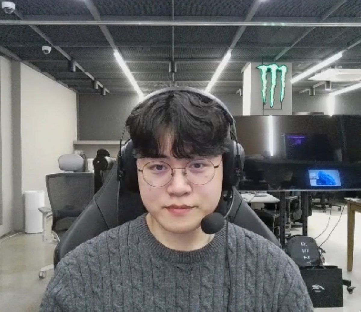 폴라포 tweet media