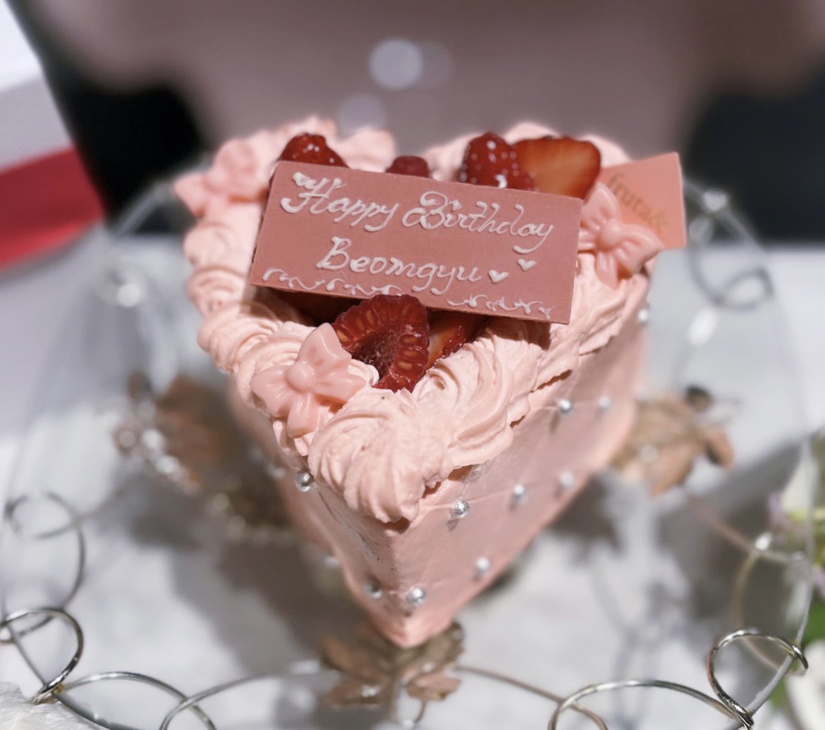 ℳ𝓮✦.* tweet media