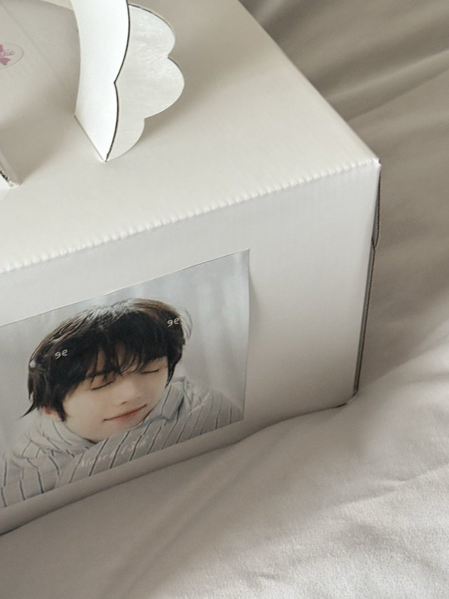 ︎︎◝✩ tweet media