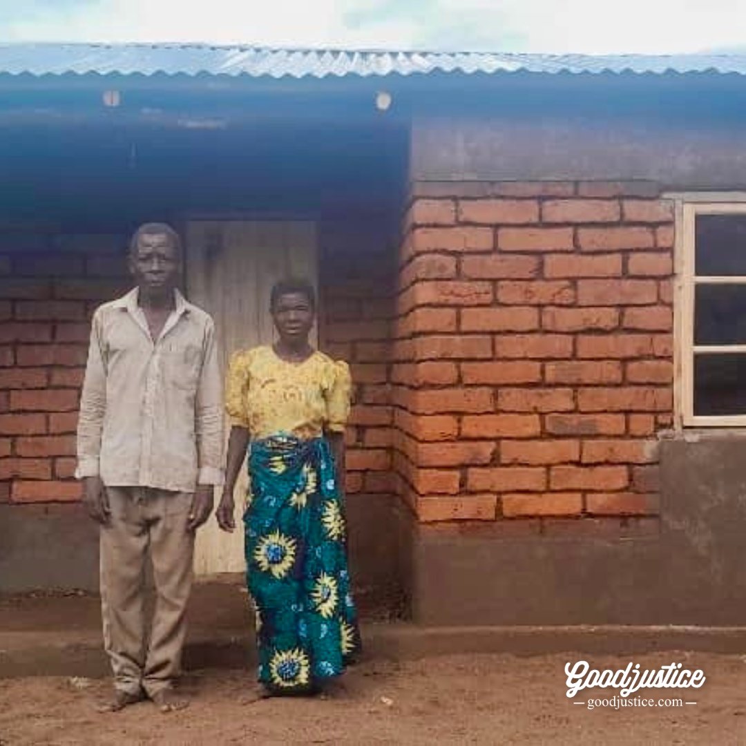 goodjustice's tweet photo. A foundation for tomorrow. #goodjustice #goodhomes #malawi
Give here: https://t.co/he0ggn7So5 https://t.co/SAiRPNQ4CB