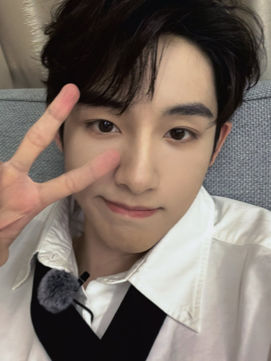 Let's WINWIN tweet media