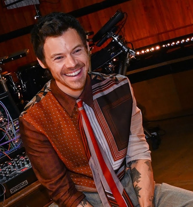 📷 Harry para BBC Live Lounge✨💛