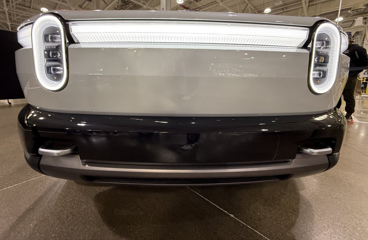 Tom Rivian tweet media