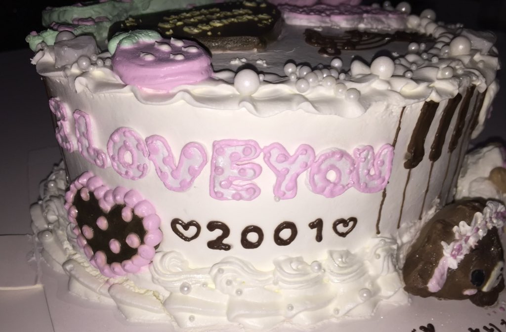 babybe0m313's tweet photo. お誕生日おめでとう(ˆ꜆ .  ̫ . ).  ̫ . ꜀ˆ)♡🎀
#MOAの幸運のクローバーボムギュ 
#OurHalfBeomgyuDay 
#봄볕의따스함은알콩이전해준사랑 https://t.co/AsOGEJAkth