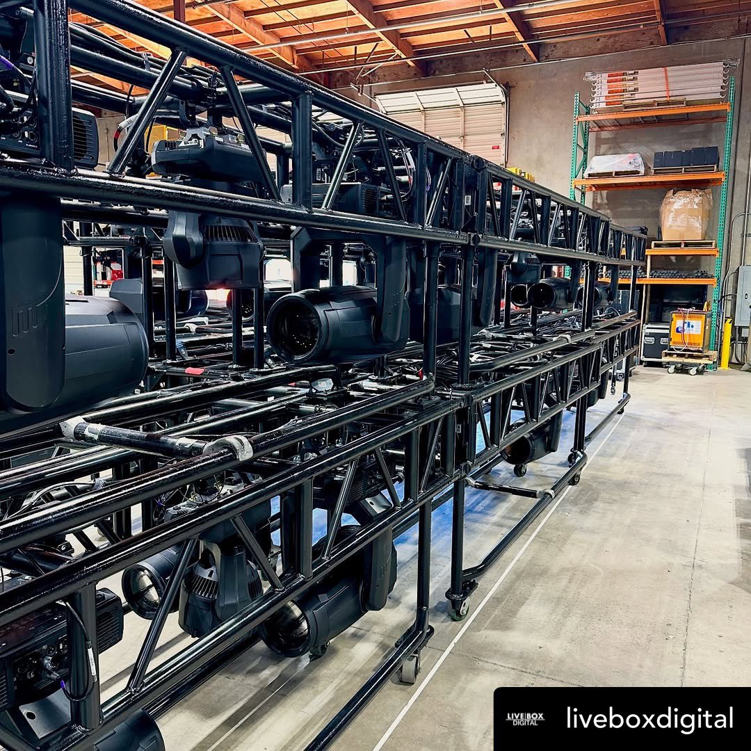 The Robe Way tweet media