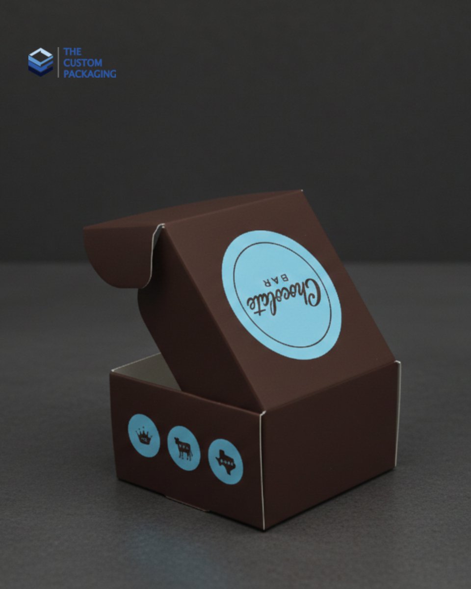 TCP_CustomBoxes's tweet image. Mailer &amp;amp; Double wall front tuck built for strength and unforgettable unboxing moments.
#CustomPackaging #MailerBox #EcommercePackaging #PackagingDesign