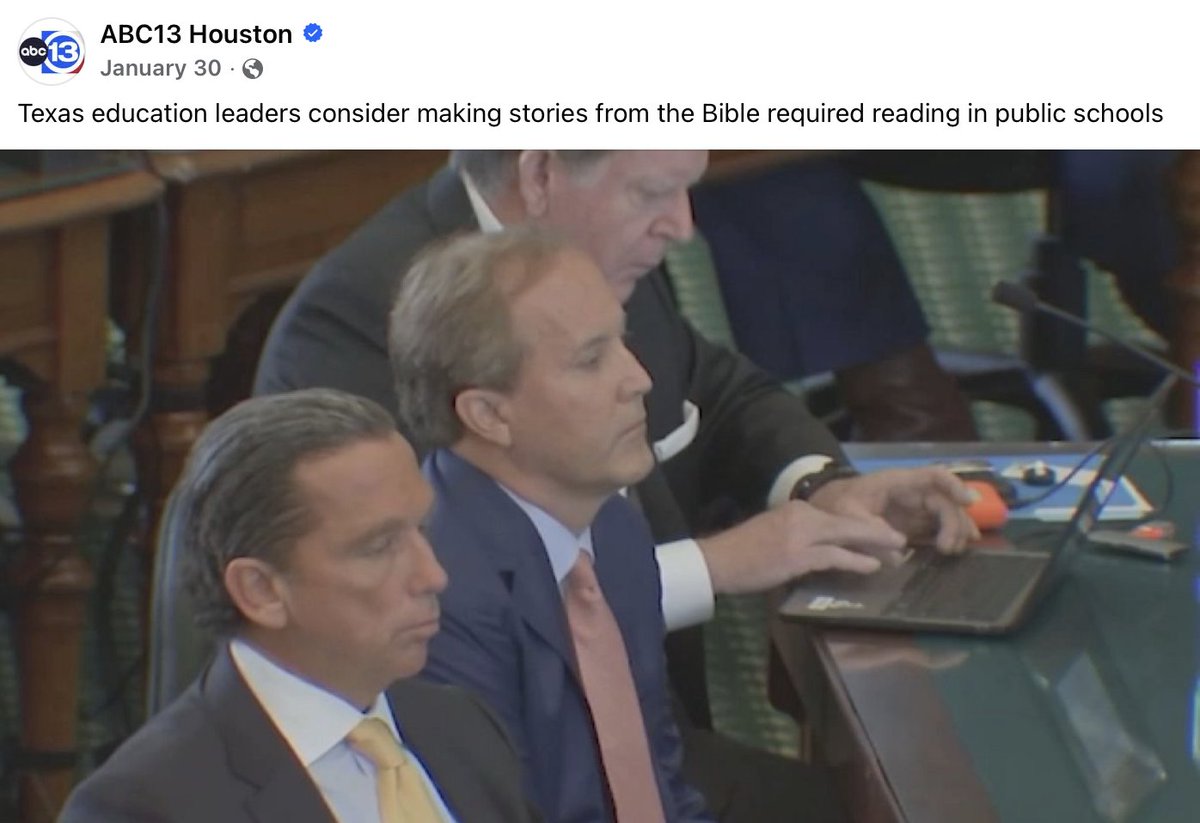 PrayItForward01's tweet photo. Texas paving the way for Bible teaching back in Public Schools where it belongs. #PrayItForward https://t.co/MkZ2CW3snq