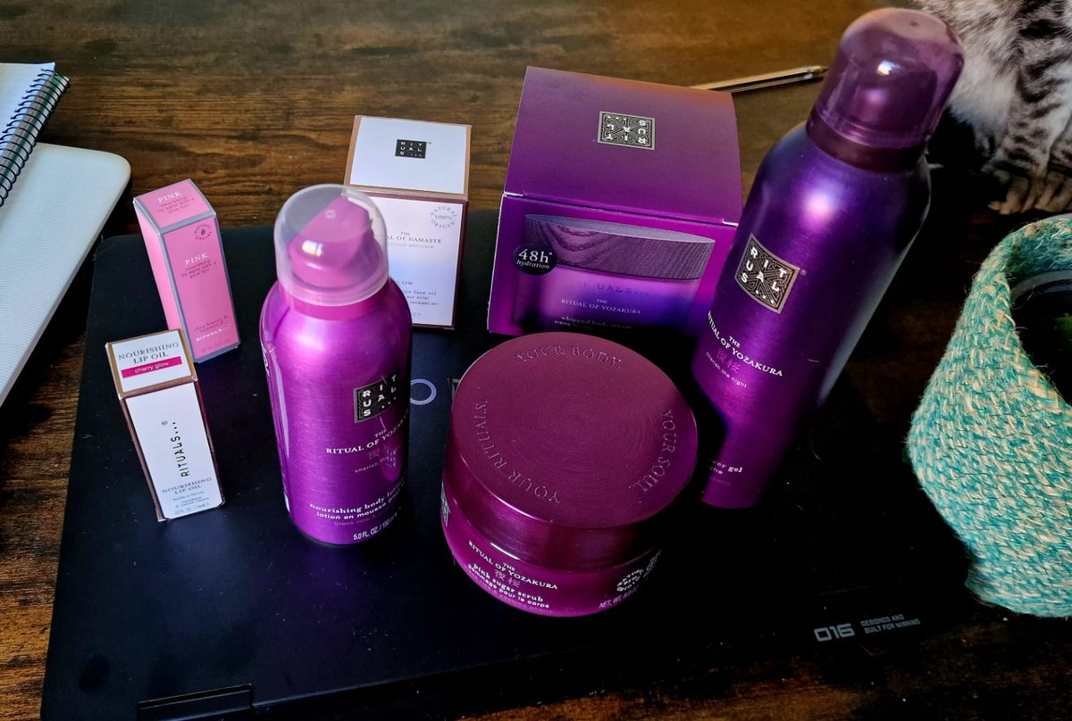 GOLDENLACE tweet media