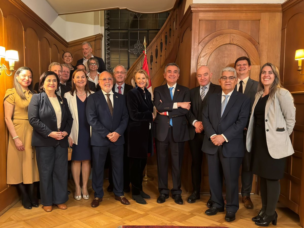 Embajada de Chile en Suiza y Liechtenstein tweet media